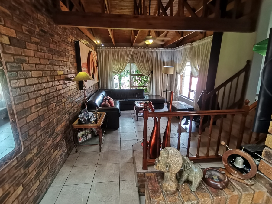 3 Bedroom Property for Sale in Mulbarton Gauteng