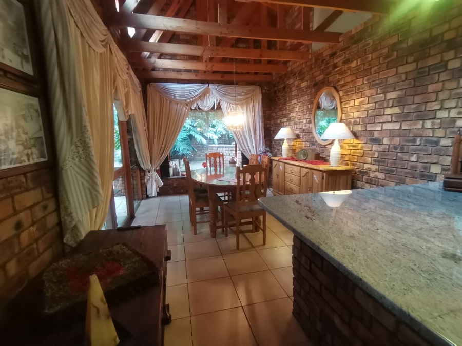 3 Bedroom Property for Sale in Mulbarton Gauteng