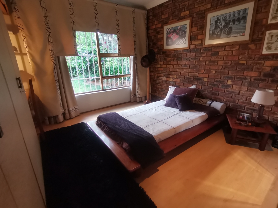 3 Bedroom Property for Sale in Mulbarton Gauteng