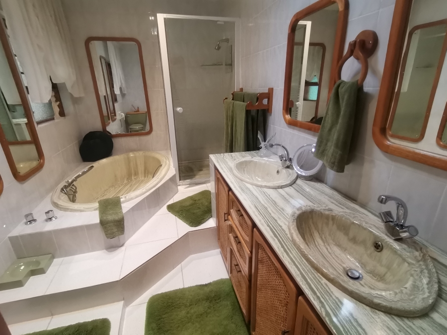 3 Bedroom Property for Sale in Mulbarton Gauteng