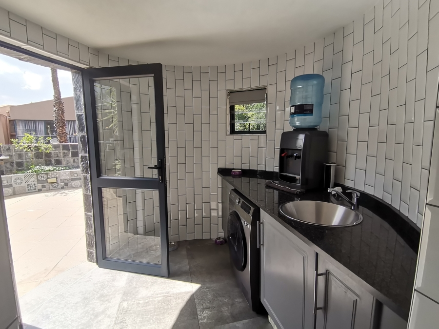 2 Bedroom Property for Sale in Bassonia Gauteng