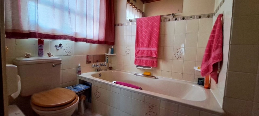 4 Bedroom Property for Sale in Dalpark Gauteng