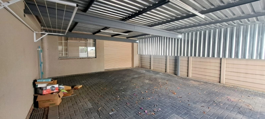 3 Bedroom Property for Sale in Selcourt Gauteng