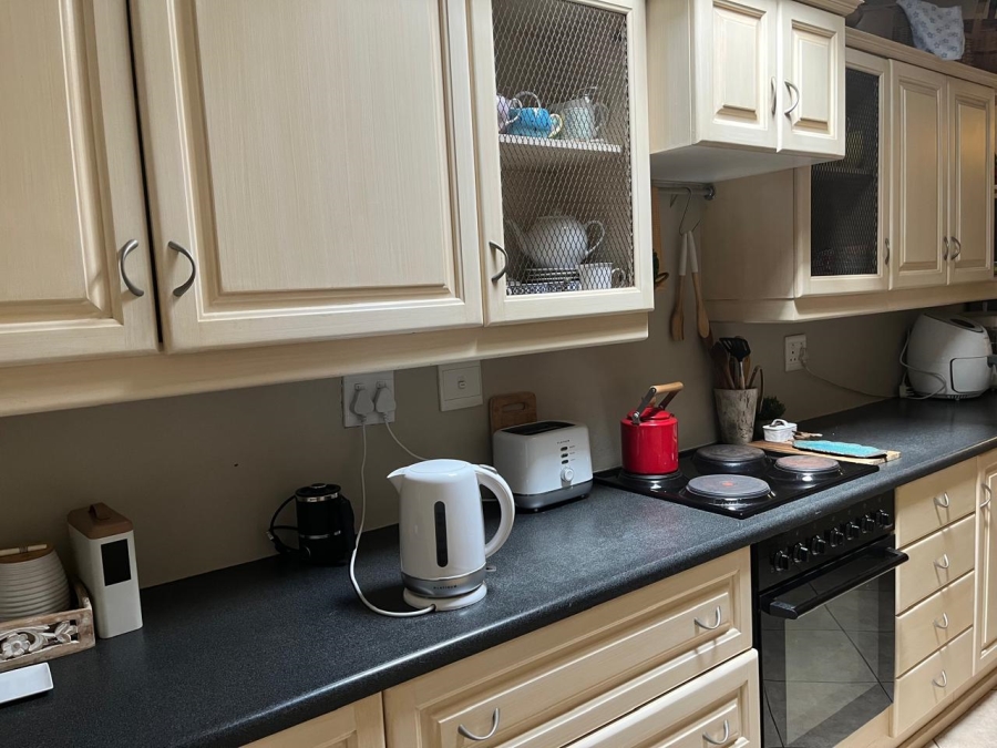 2 Bedroom Property for Sale in Faerie Glen Gauteng