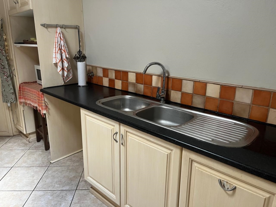 2 Bedroom Property for Sale in Faerie Glen Gauteng