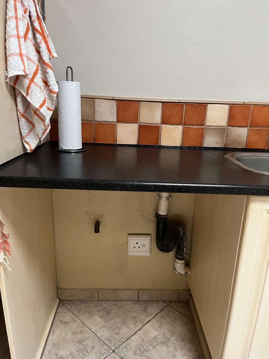 2 Bedroom Property for Sale in Faerie Glen Gauteng