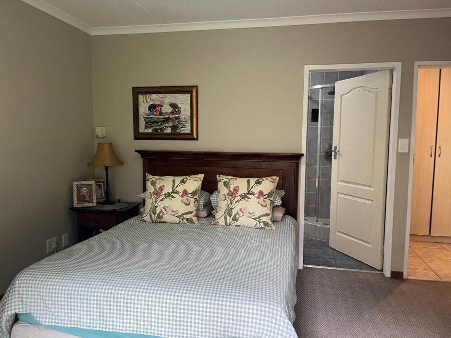 2 Bedroom Property for Sale in Faerie Glen Gauteng