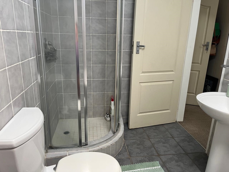 2 Bedroom Property for Sale in Faerie Glen Gauteng