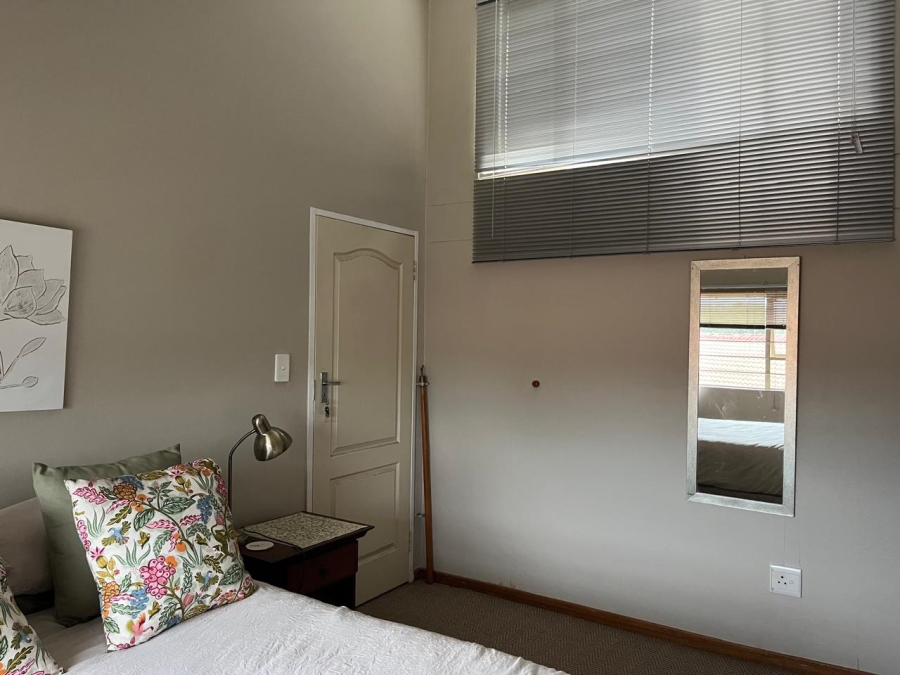 2 Bedroom Property for Sale in Faerie Glen Gauteng