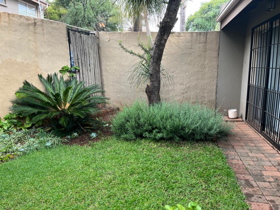 2 Bedroom Property for Sale in Faerie Glen Gauteng