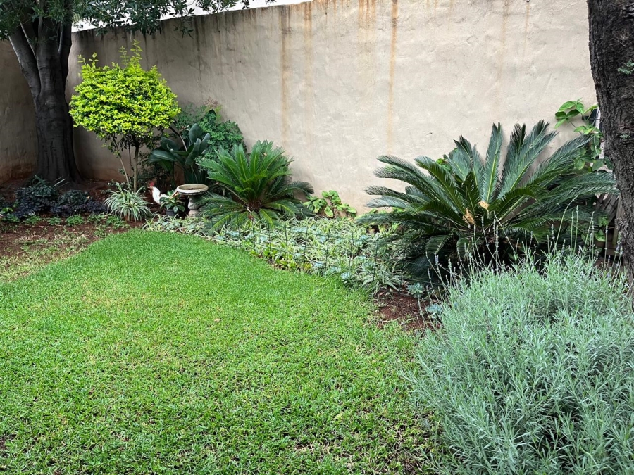 2 Bedroom Property for Sale in Faerie Glen Gauteng