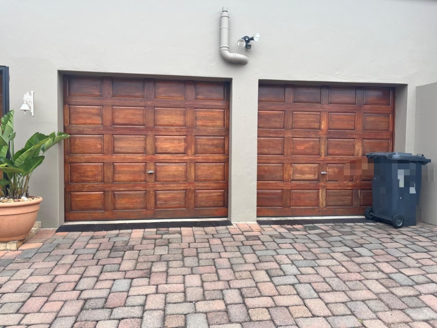 2 Bedroom Property for Sale in Faerie Glen Gauteng