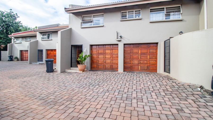 2 Bedroom Property for Sale in Faerie Glen Gauteng