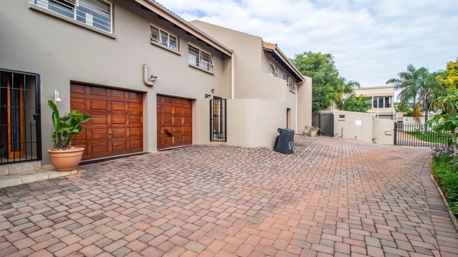 2 Bedroom Property for Sale in Faerie Glen Gauteng
