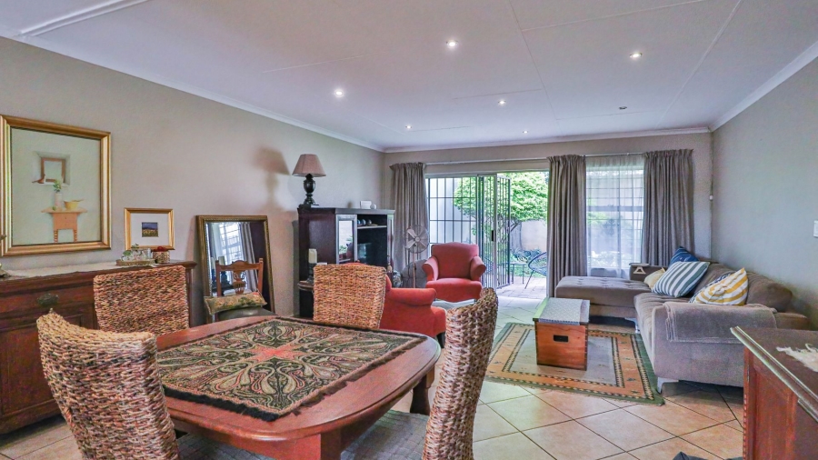 2 Bedroom Property for Sale in Faerie Glen Gauteng