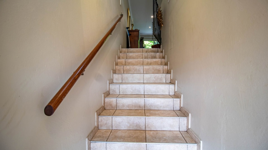 2 Bedroom Property for Sale in Faerie Glen Gauteng