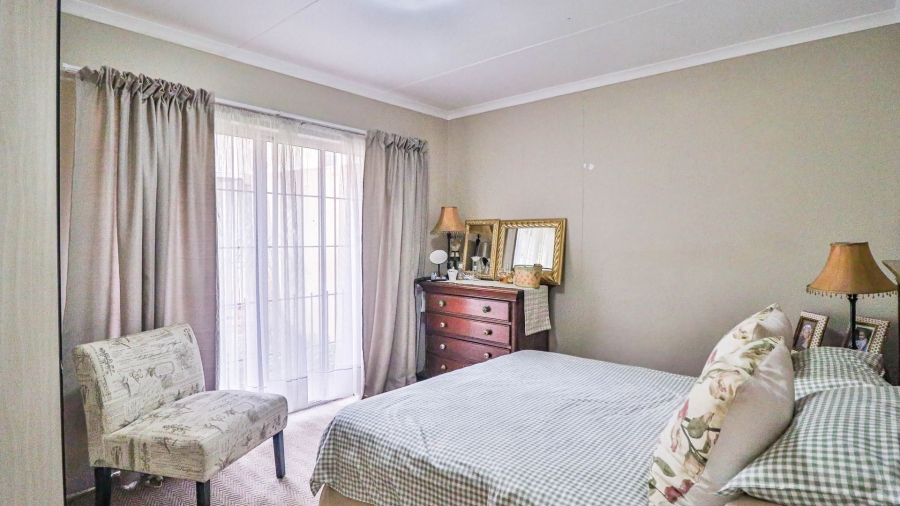 2 Bedroom Property for Sale in Faerie Glen Gauteng