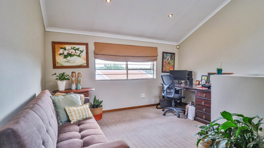 2 Bedroom Property for Sale in Faerie Glen Gauteng