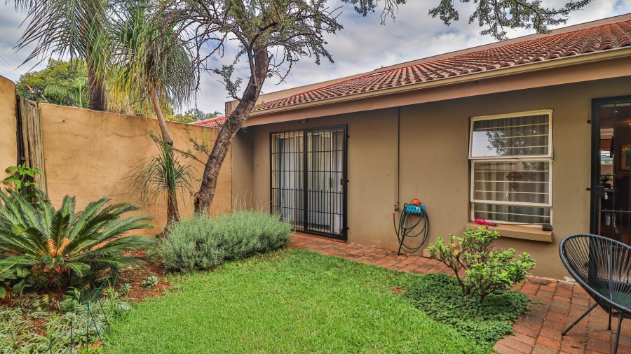 2 Bedroom Property for Sale in Faerie Glen Gauteng