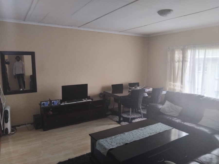 2 Bedroom Property for Sale in Birchleigh Gauteng