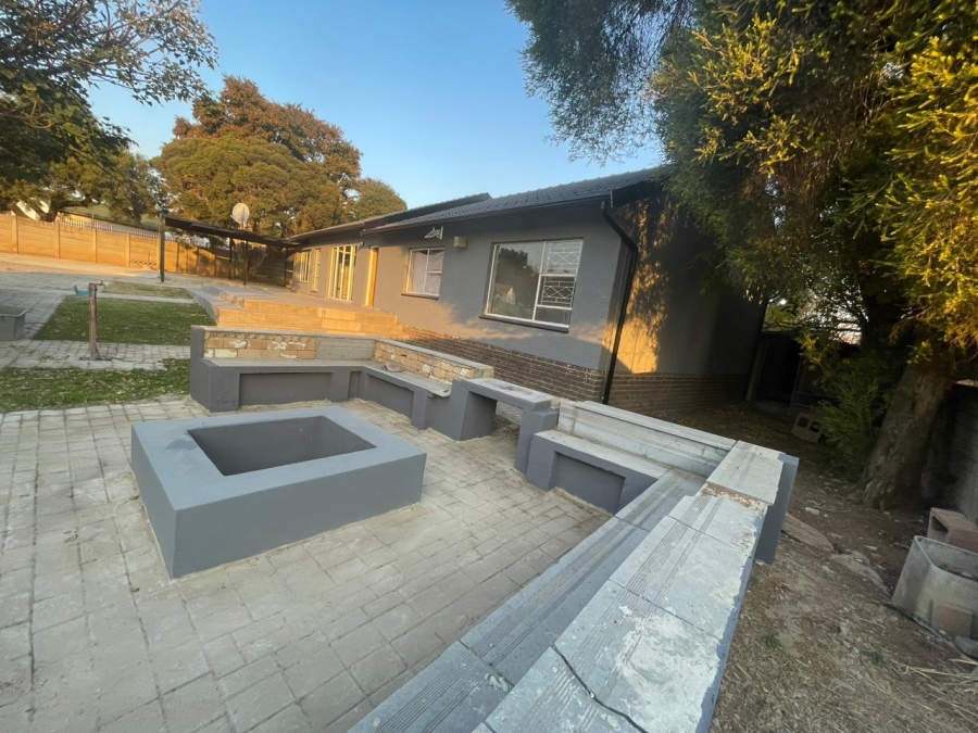 3 Bedroom Property for Sale in Esther Park Gauteng