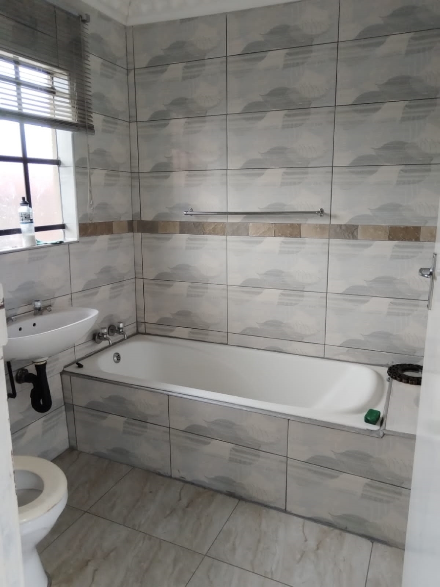 To Let 3 Bedroom Property for Rent in Birchleigh North Gauteng