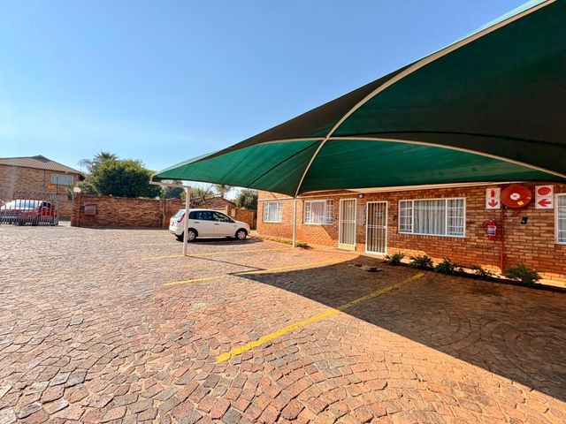 To Let 2 Bedroom Property for Rent in Kenleaf Gauteng
