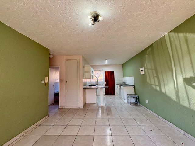 To Let 2 Bedroom Property for Rent in Kenleaf Gauteng