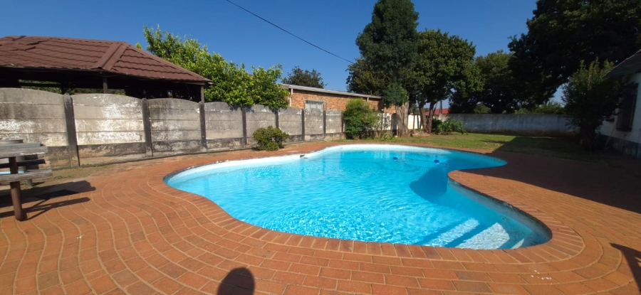 4 Bedroom Property for Sale in Brakpan Central Gauteng