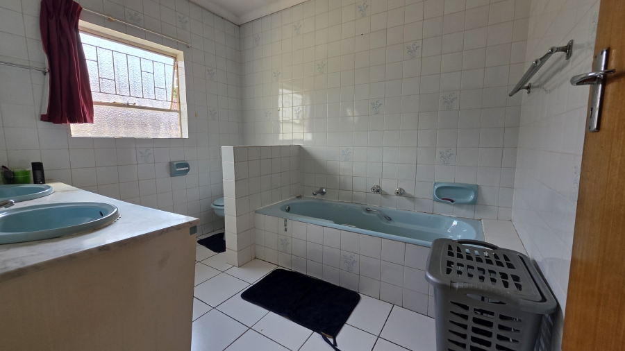3 Bedroom Property for Sale in Ferryvale Gauteng