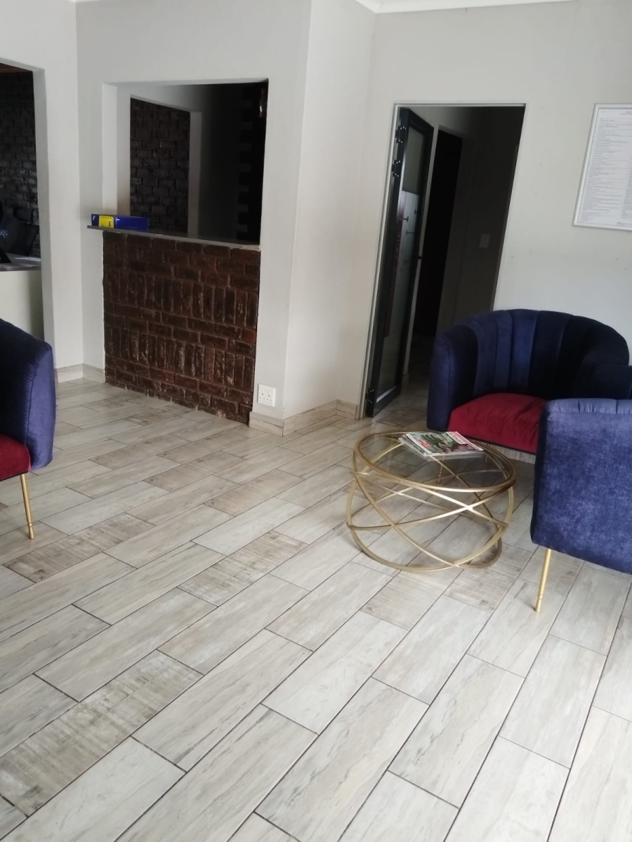 5 Bedroom Property for Sale in Birchleigh North Gauteng