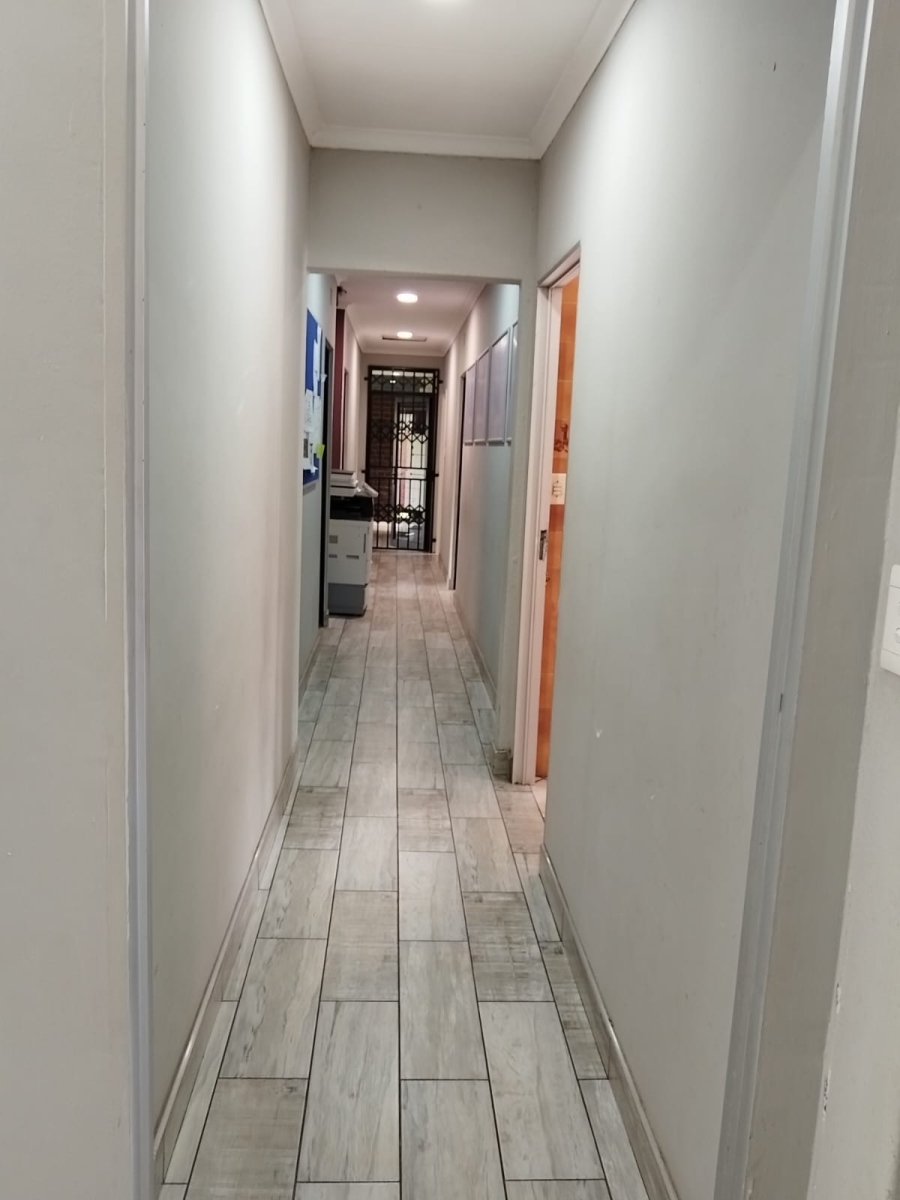 5 Bedroom Property for Sale in Birchleigh North Gauteng