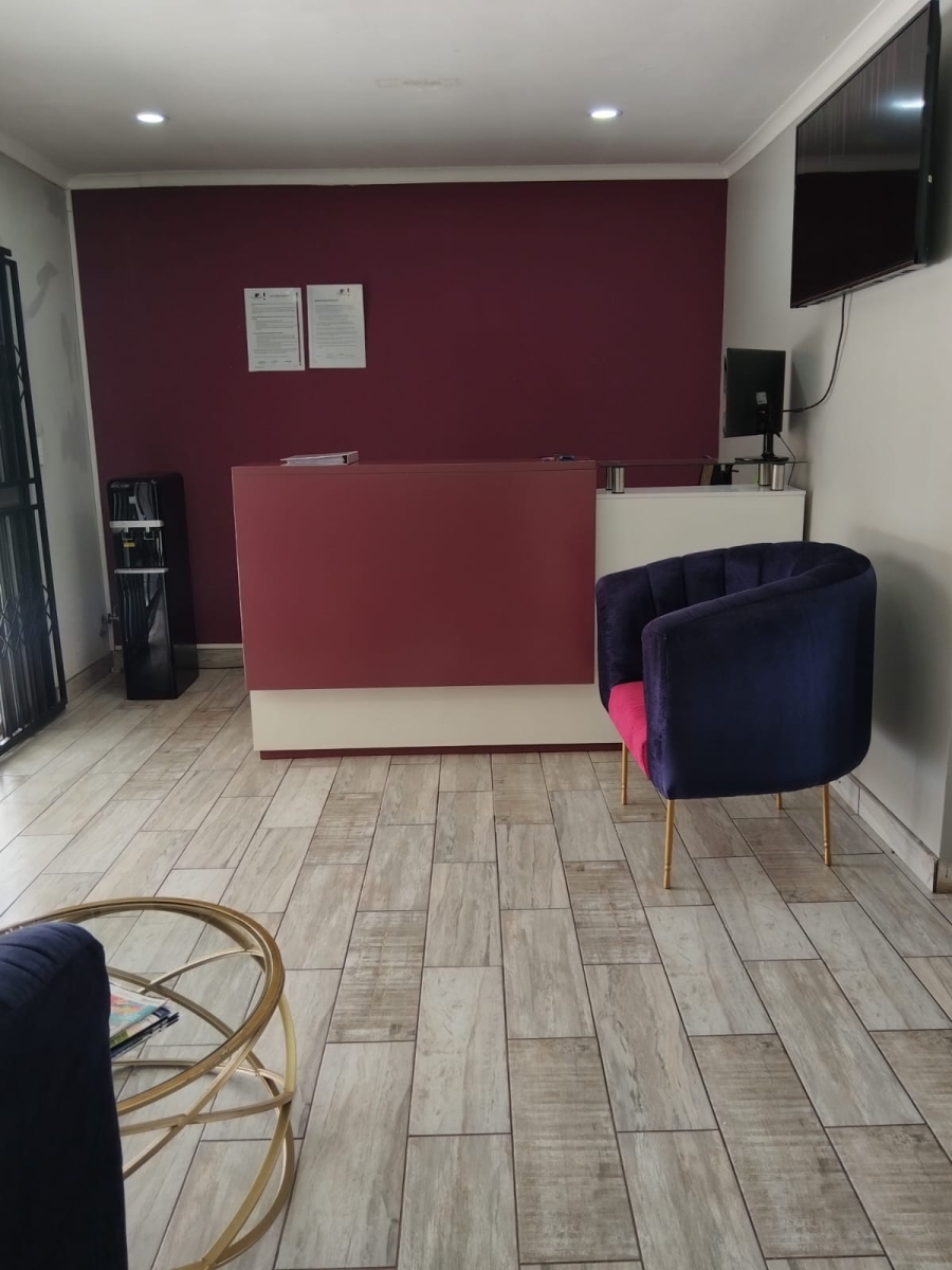 5 Bedroom Property for Sale in Birchleigh North Gauteng