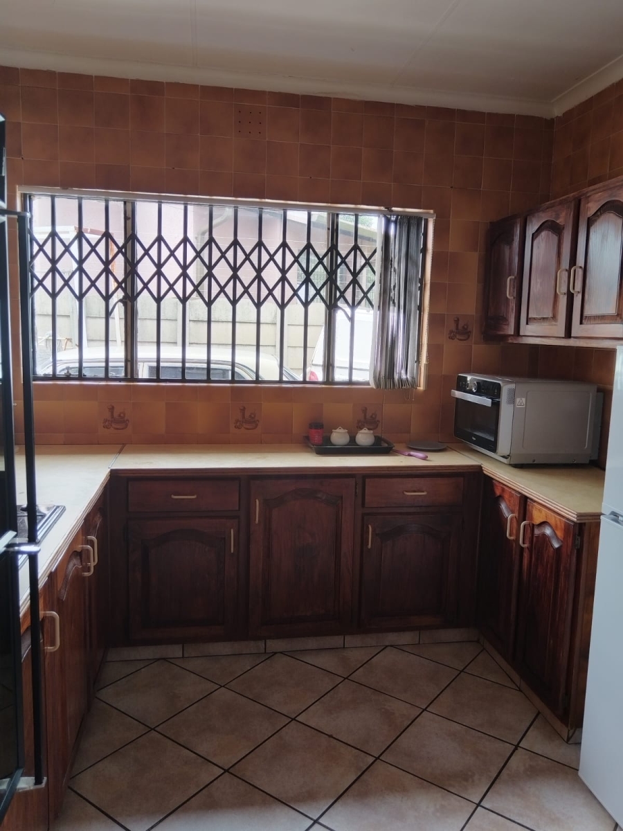 5 Bedroom Property for Sale in Birchleigh North Gauteng