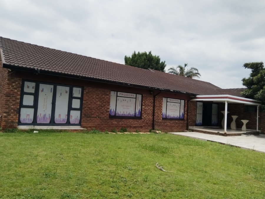 5 Bedroom Property for Sale in Birchleigh North Gauteng