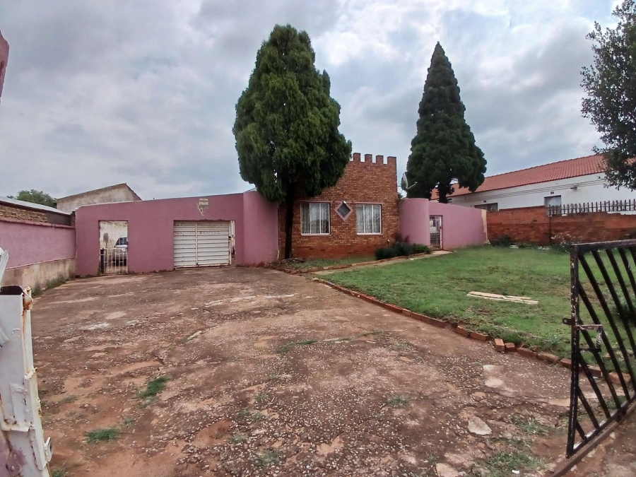 3 Bedroom Property for Sale in Lenasia South Gauteng