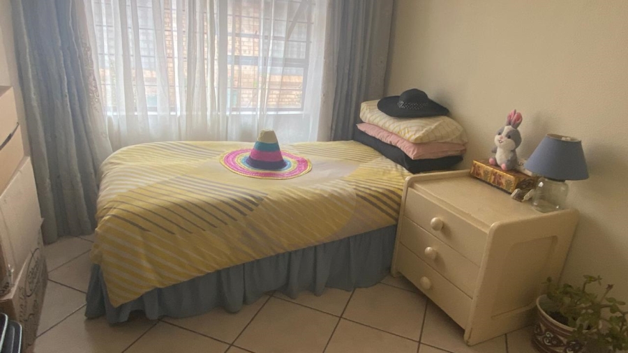 3 Bedroom Property for Sale in New Redruth Gauteng