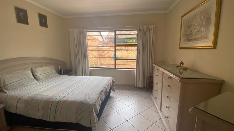 3 Bedroom Property for Sale in New Redruth Gauteng
