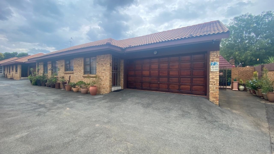 3 Bedroom Property for Sale in New Redruth Gauteng
