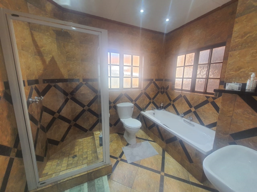 3 Bedroom Property for Sale in Vanderbijlpark SW 5 Gauteng