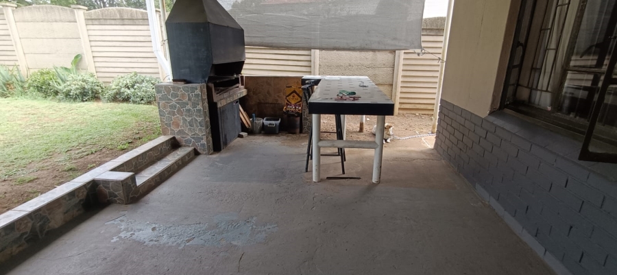 4 Bedroom Property for Sale in Vanderbijlpark Cw 6 Gauteng