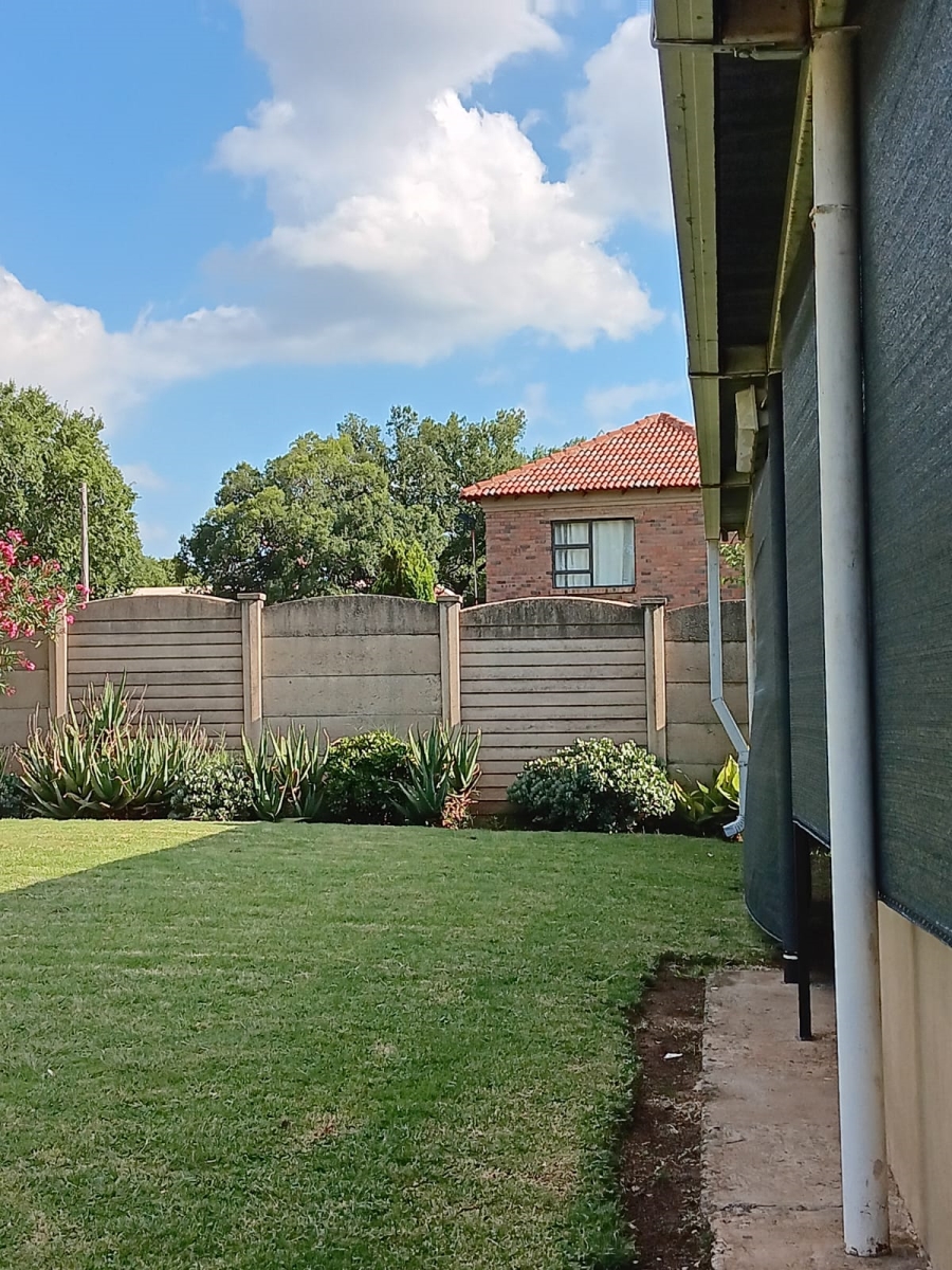 4 Bedroom Property for Sale in Vanderbijlpark Cw 6 Gauteng