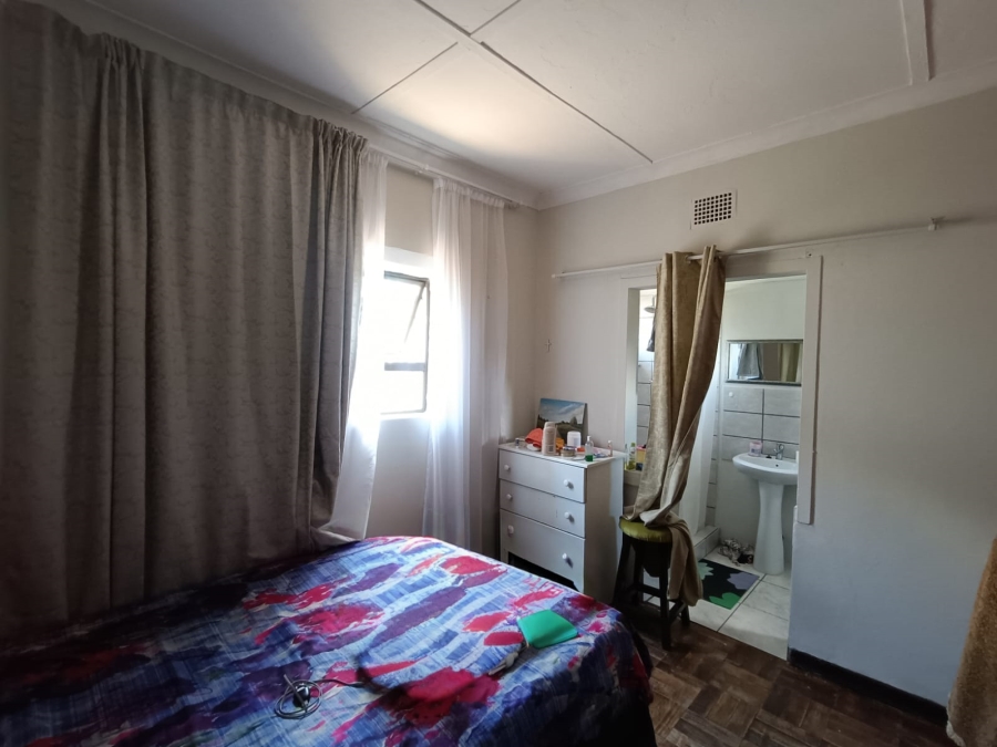 4 Bedroom Property for Sale in Vanderbijlpark Cw 6 Gauteng