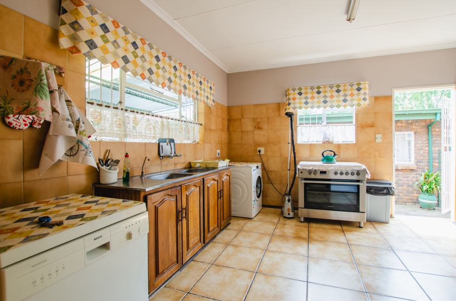 3 Bedroom Property for Sale in Les Marais Gauteng