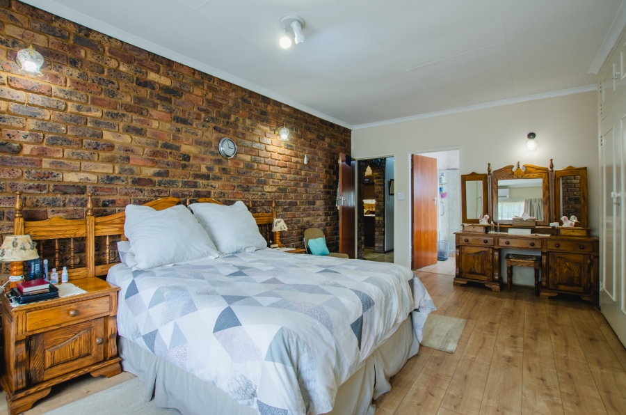 3 Bedroom Property for Sale in Les Marais Gauteng