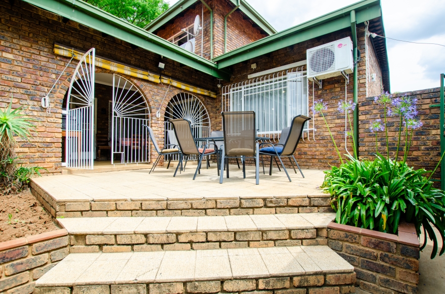 3 Bedroom Property for Sale in Les Marais Gauteng