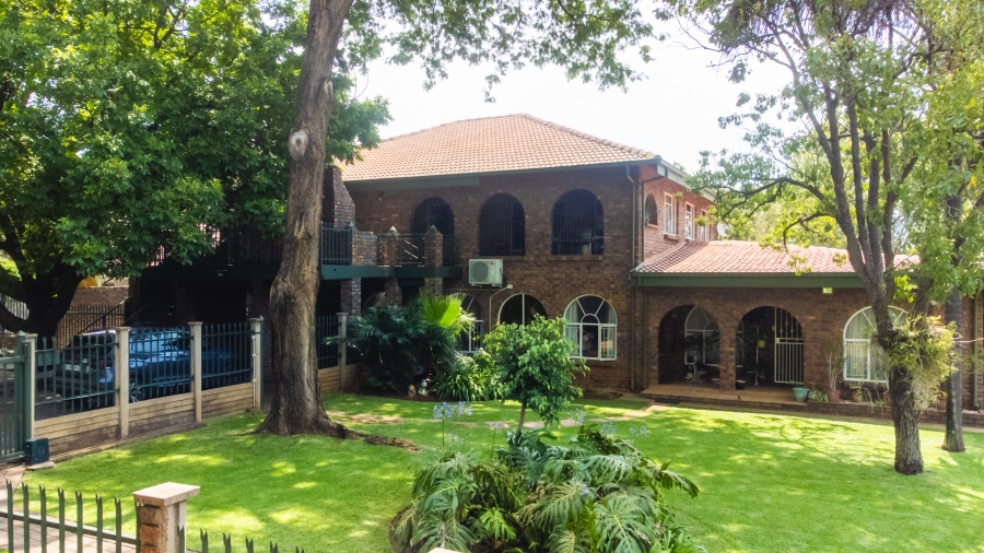 3 Bedroom Property for Sale in Les Marais Gauteng