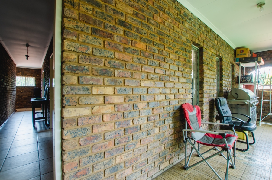 3 Bedroom Property for Sale in Les Marais Gauteng