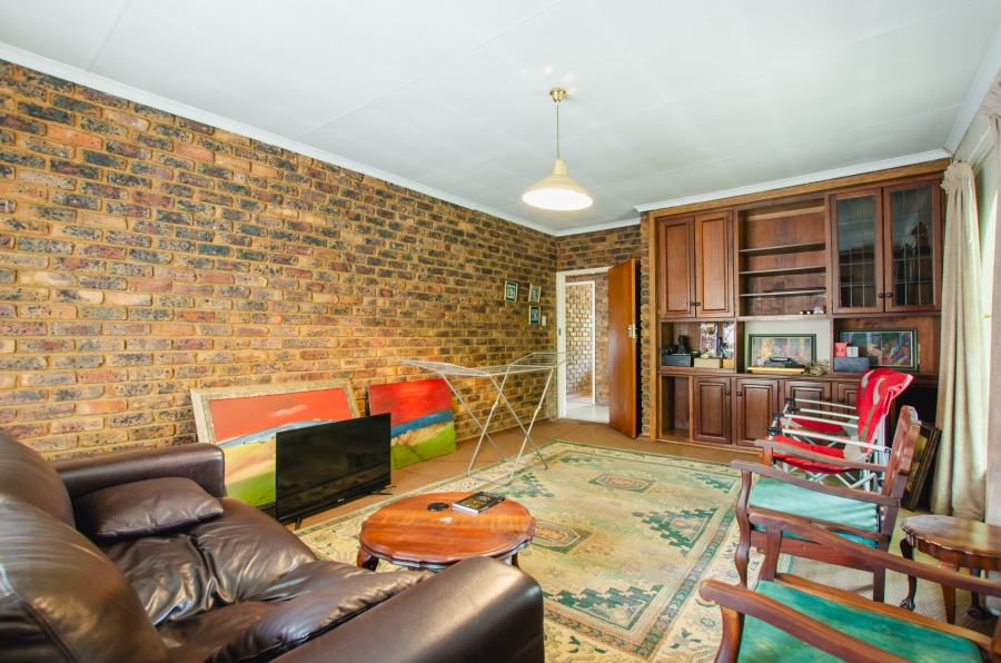 3 Bedroom Property for Sale in Les Marais Gauteng