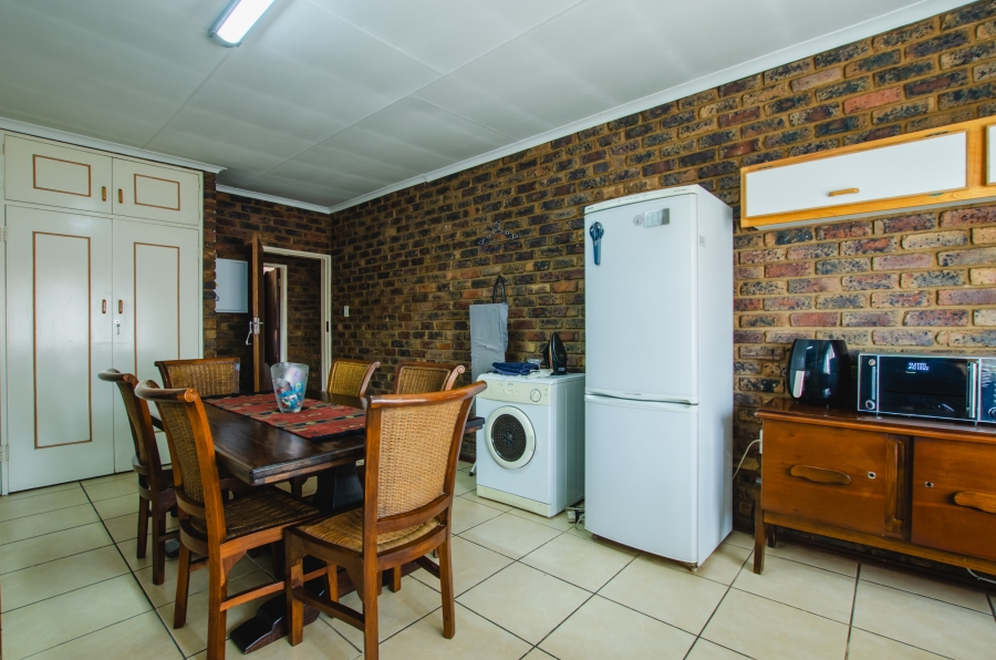 3 Bedroom Property for Sale in Les Marais Gauteng